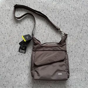 NWT Travelon Classic Messenger Bag - Nutmeg